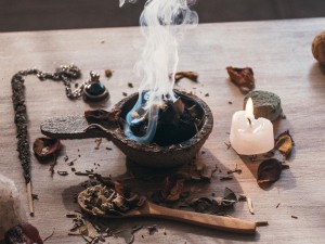 Evde Tütsü Kullanmanın Yararları